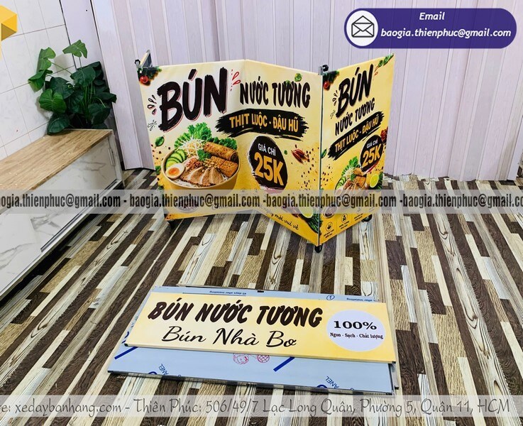 xe bán đồ ăn ngoài trời