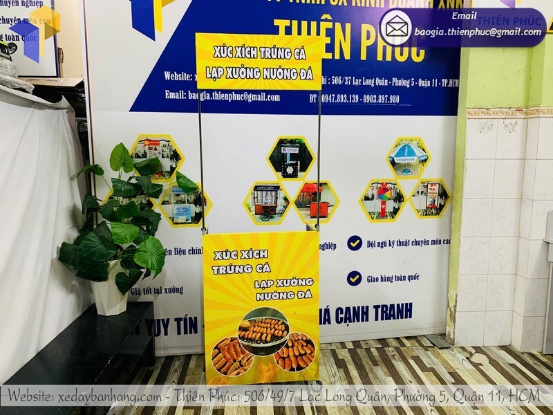 xe lạp xưởng nướng đá