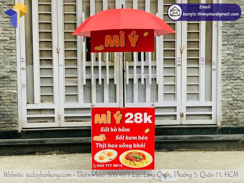 xe đẩy bán hàng ngoài trời