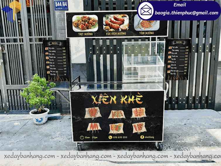 xe đẩy bán xiên que cá viên